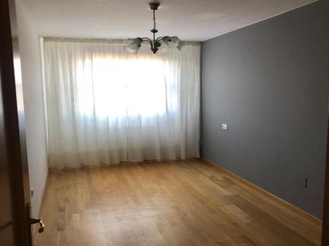 AMPLIO PISO DE 3 DORMITORIOS EN VILLANUEVA DE CARRIZO