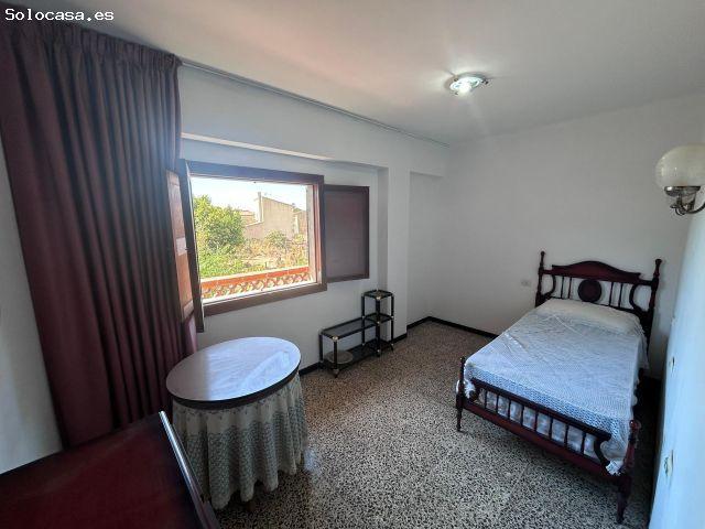 Amplio piso de 3 habitaciones, techo libre y dos balcones en Pòrtol