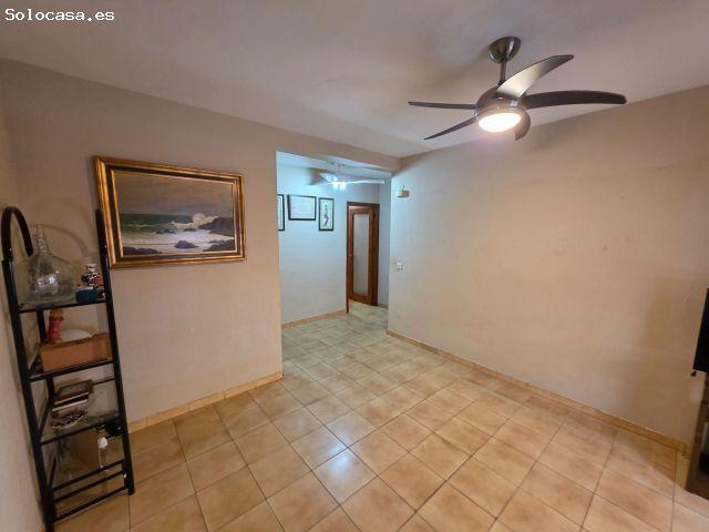 AMPLIO PISO DE 3 HABITACIONES CON DOS PATIOS A ESCASOS METROS DE SAN LORENZO