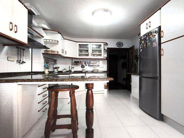 Amplio piso de tres habitaciones en La Penilla de Cayon