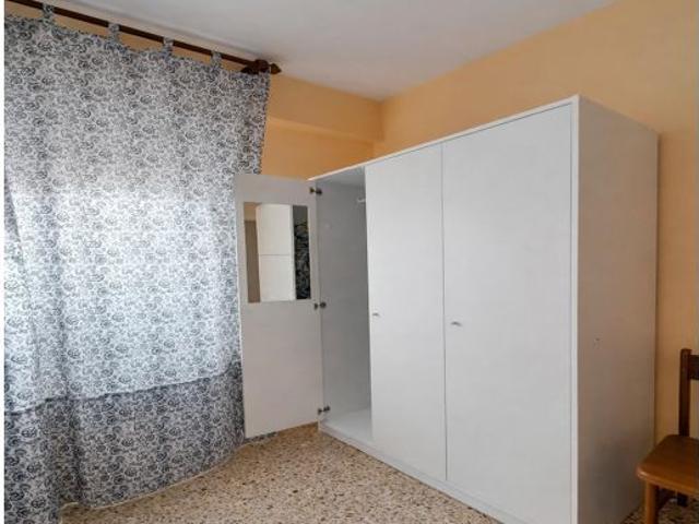 Amplio Piso de Alquiler en Zapillo, Almería Ideal para Estudiantes