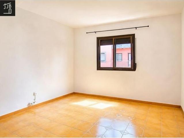 Amplio piso de dos habitaciones en el corazón de La Laguna