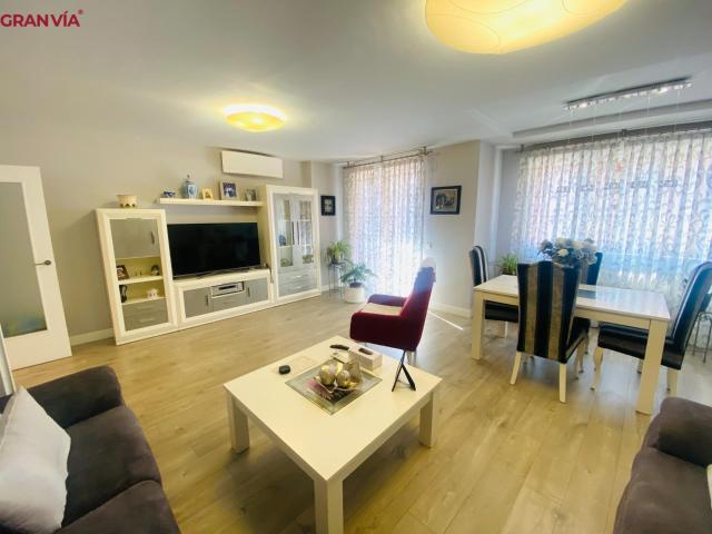 Amplio piso en venta