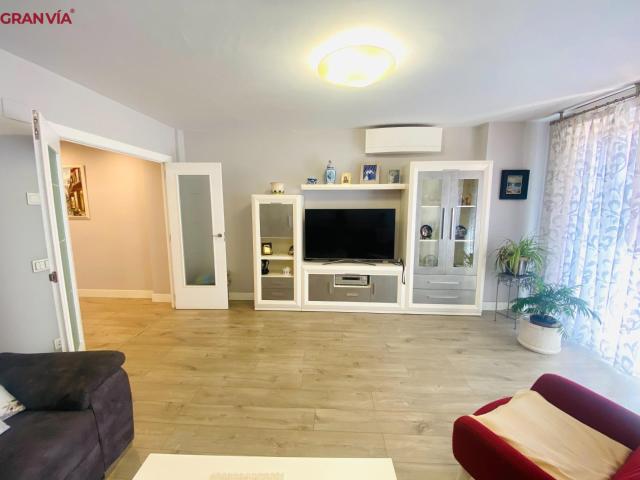 Amplio piso en venta