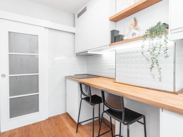 Amplio piso en venta en C/ Ramón Clavería, 36