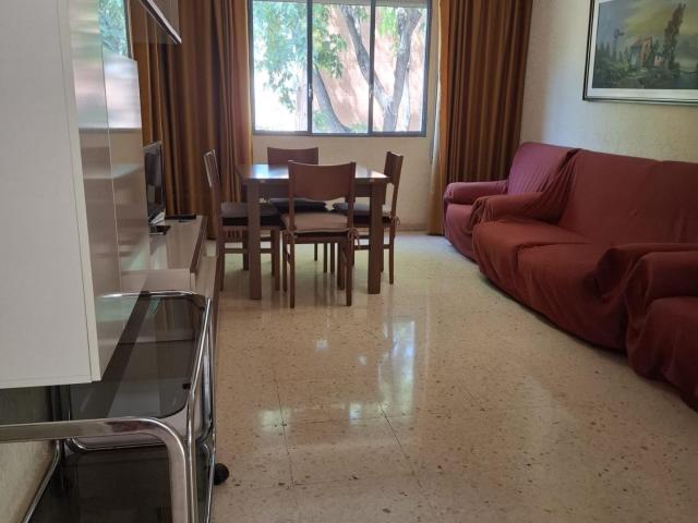 Amplio piso en alquiler en Santa María de Gracia, Murcia por €950