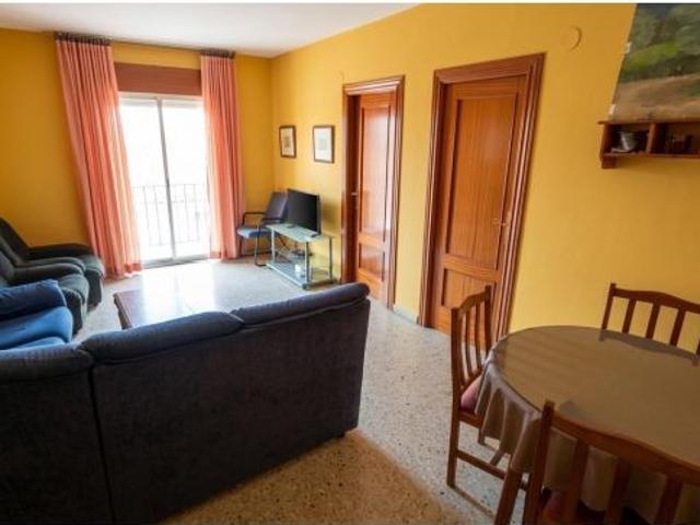 Amplio Piso en Alquiler para Estudiantes en San Ildefonso, Granada | 4 Dormitorios y Excelente Ubica
