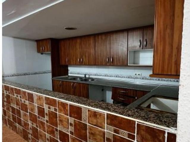 Amplio Piso en Avda. Santa Isabel Oportunidad para Reformar