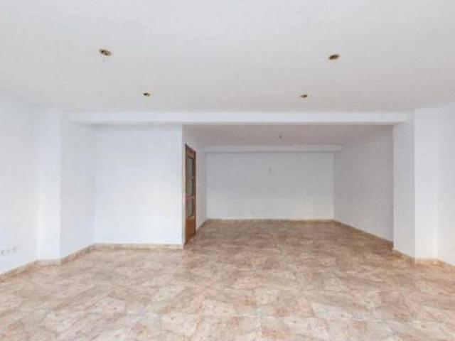 AMPLIO PISO EN BADALONA, ALQUILADO