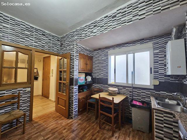 Amplio Piso en Crevillent con Terraza y Excelente Orientación