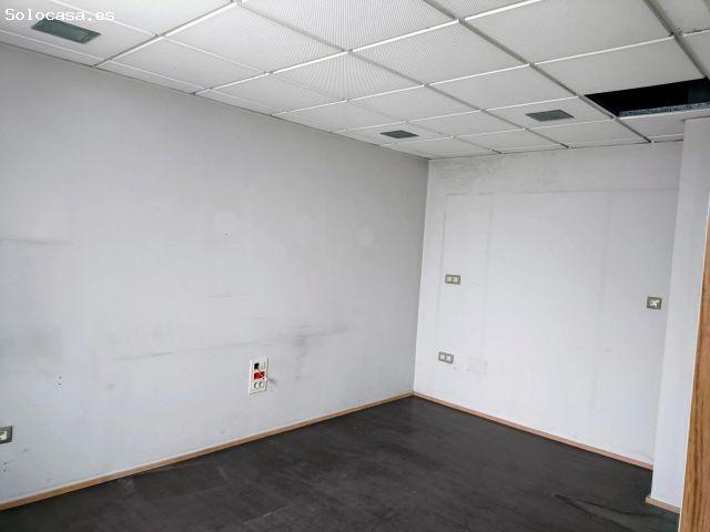 Amplio piso en Desiderio Varela Carballo