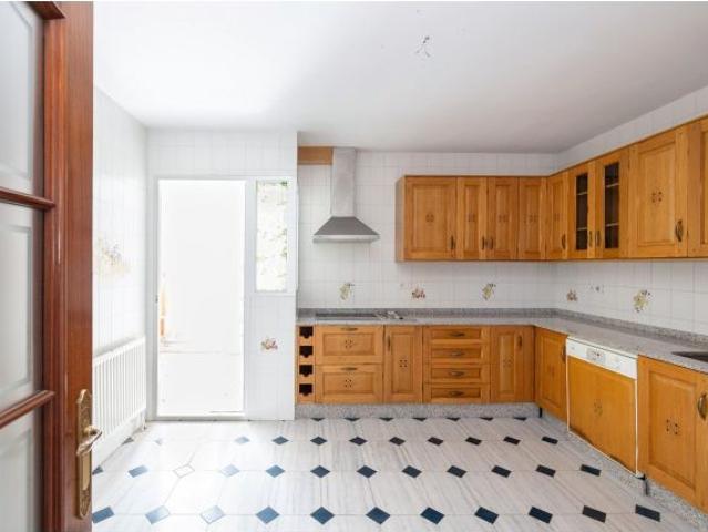 ? AMPLIO PISO EN EL CENTRO DE ALCALÁ LA REAL – 190 m2 CON TERRAZA Y OPCIÓN DE GARAJE