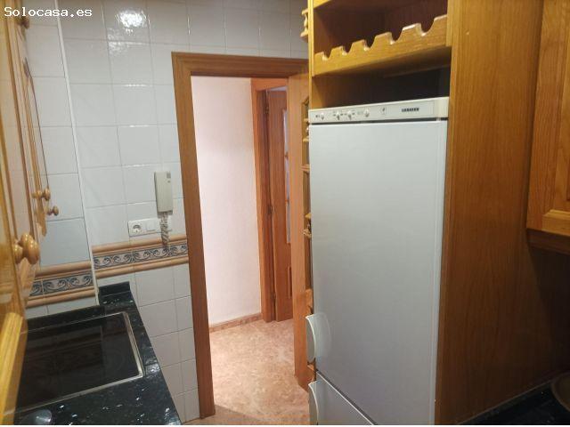 Amplio piso en Granada, ideal para estudiantes