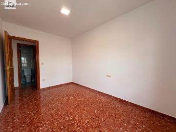 Amplio piso en La Pobla