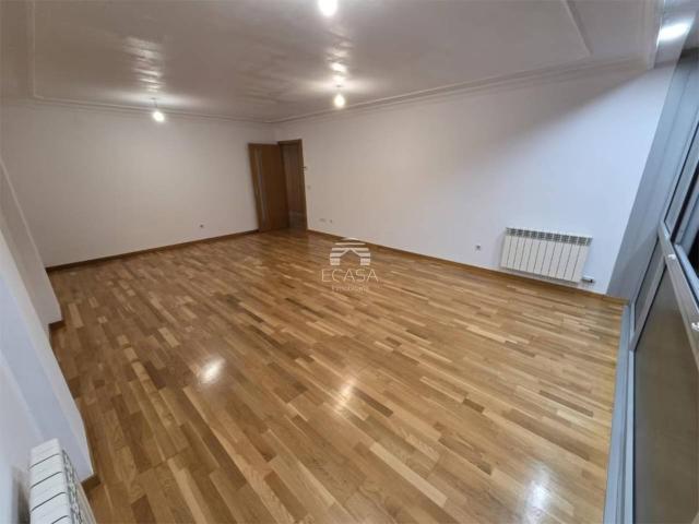 Amplio piso en Pontevedra