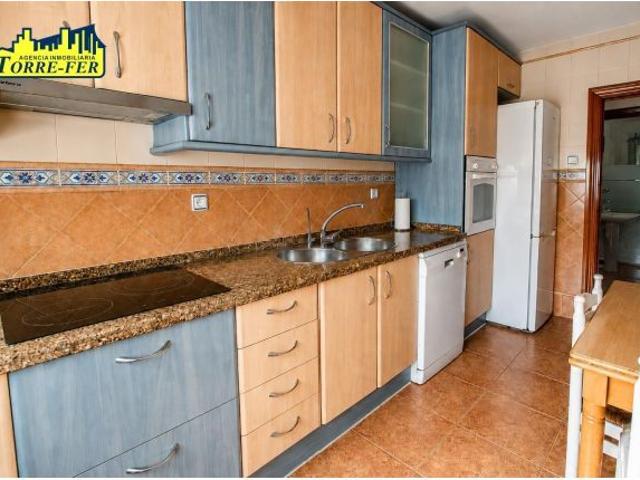 ¡AMPLIO PISO EXTERIOR DE 4 DORMITORIOS JUNTO A PLAZA DE TOROS!