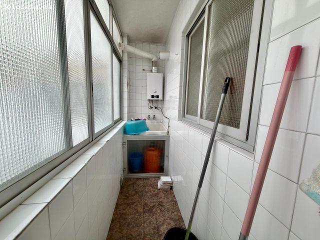AMPLIO PISO FAMILIAR EN EL CENTRO DE CÓRDOBA CON TERRAZA, GARAJE Y GRAN TRASTERO