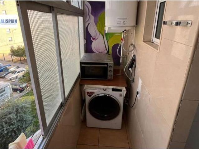 AMPLIO PISO JUNTO A RENFE ALICANTE