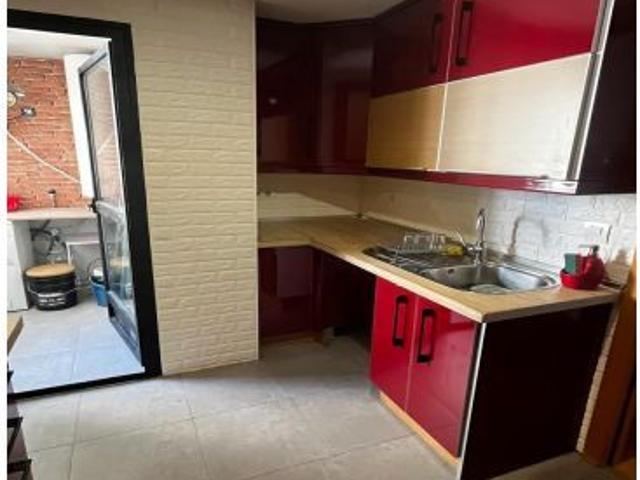 Amplio Piso Seminuevo con Vistas y Servicios en Urbanización Privada