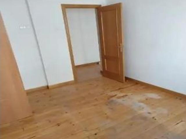 Amplio Piso Soleado en la Zona Sur de Burgos por solo 155.000€