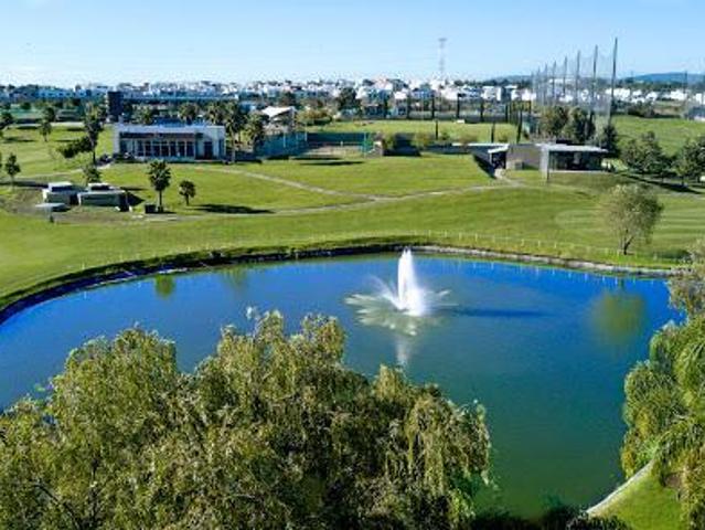 Amplio Terreno en Imperio Sueco
