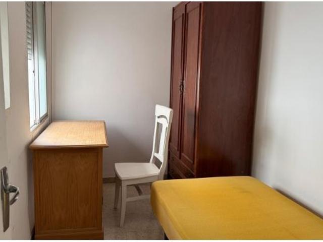 Amplio y Confortable Piso en Huerta de la Reina, Córdoba €750/mes