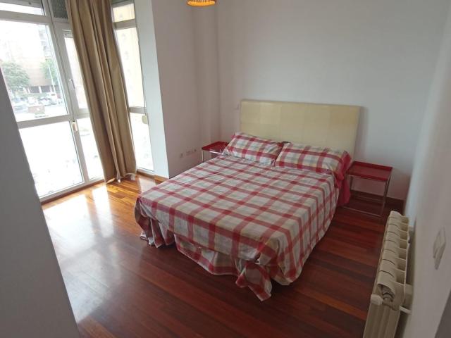 Amplio y luminoso apartamento en Alisal con plaza de garaje. Para fijo