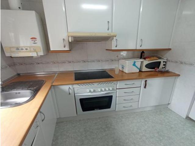 Amplio y luminoso apartamento en Alisal con plaza de garaje. Para fijo