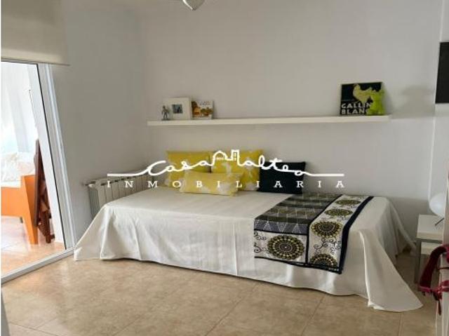 AMPLIO Y LUMINOSO APARTAMENTO PLAYA ARENAL BOL CALPE. De Septiembre a Julio