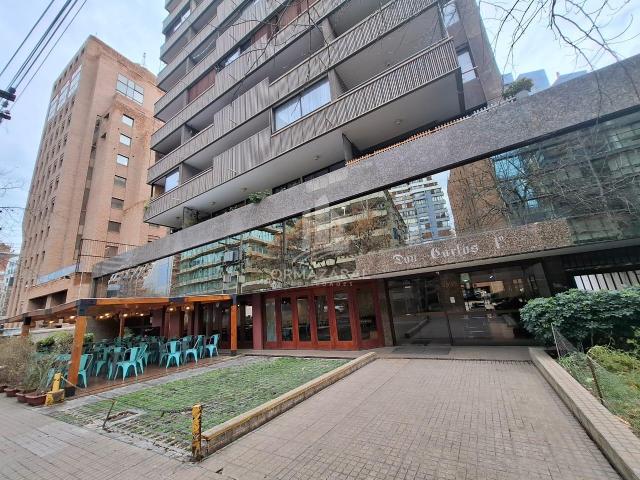 Amplio y luminoso departamento en arriendo Barrio El Golf, Las Condes