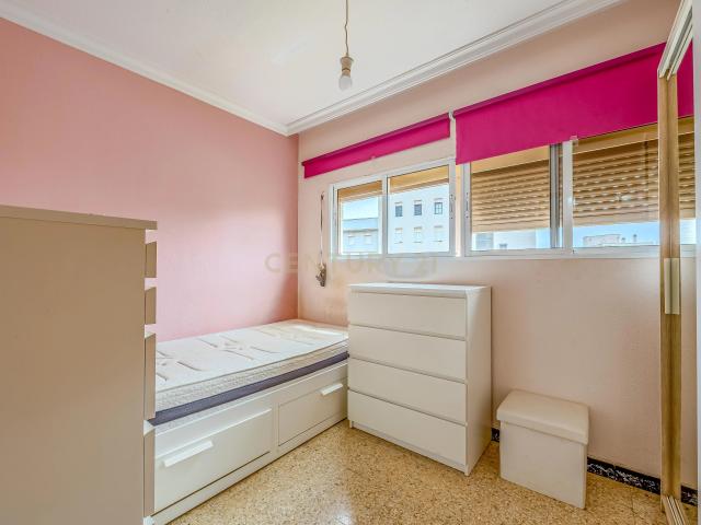 Amplio y luminoso piso de 3 habitaciones en la zona de la Feria del Atlántico