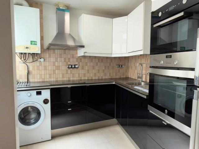 ¡AMPLIO Y LUMINOSO PISO DE 80 M² CON BALCÓN EN EL CORAZÓN DE ALTABIX!