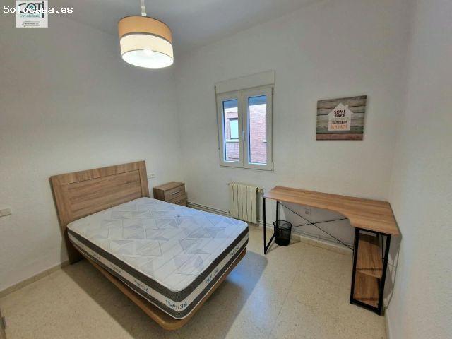 Amplio y Luminoso Piso en el Corazón de Granada por €900