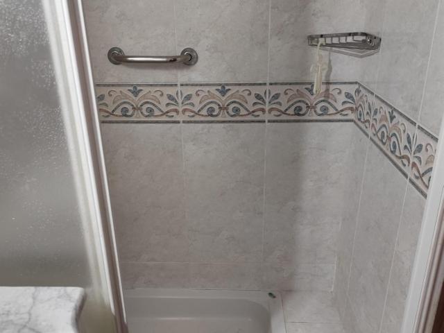Amplio y Luminoso Piso en Huerta de la Reina, Córdoba por solo €250,000