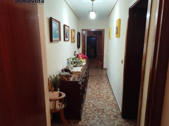 Amplio y Luminoso Piso en Huerta de la Reina, Córdoba por solo €250,000