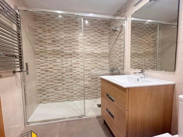Amplio y Luminoso Piso en Plaza de las Palmeras, Torrejon de Ardoz €1300