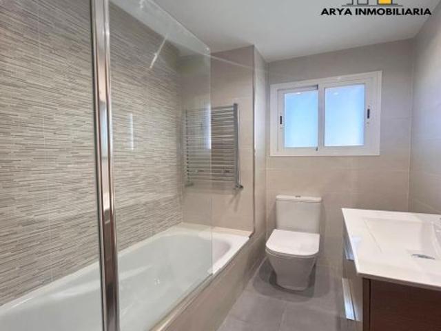 Amplio y Luminoso Piso en Plaza de las Palmeras, Torrejon de Ardoz €1300