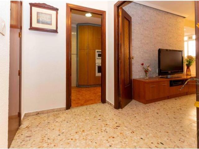 Amplio y Luminoso Piso en Valdepasillas, ¡Listo para Entrar a Vivir!