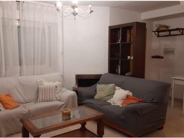 Amplio y Moderno Piso en Granada, Ideal para Estudiantes