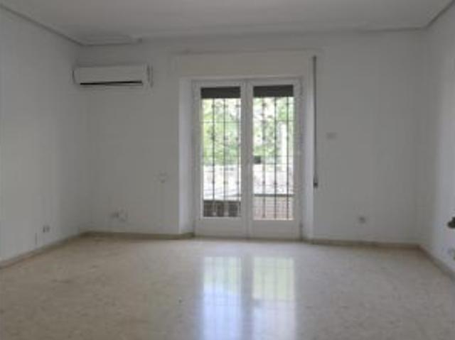 Amplio y Moderno Piso en el Corazón de Sevilla