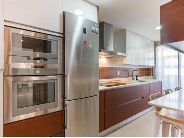 Amplio y Moderno Piso en la Avenida Juan De Borbón ¡Tu Nuevo Hogar Te Espera!