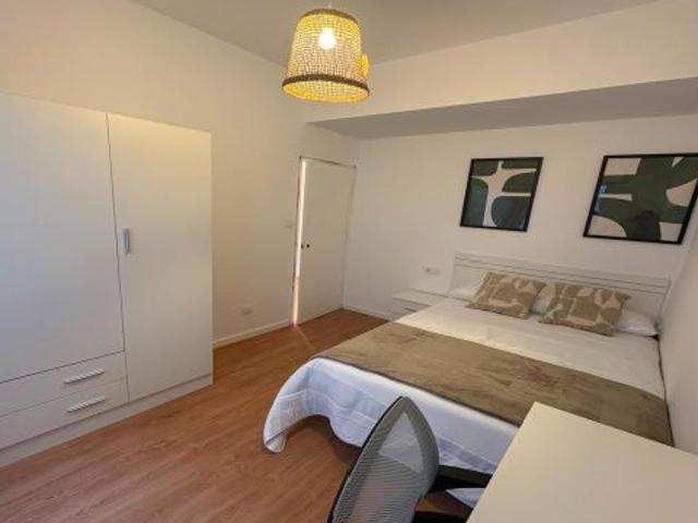 Amplio y Moderno Piso Reformado en Ourense