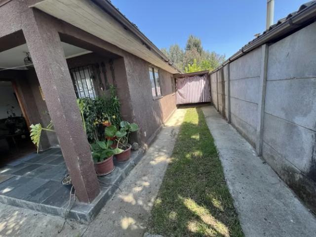 Amplia casa 450m2 / limache | 3 dormitorios por 149000. 00 en Limache