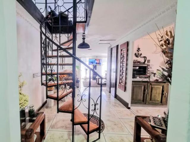 Amplia casa 4d/3b en barrio tranquilo 1402 | dormitorios por 200000. 00 en Maipú