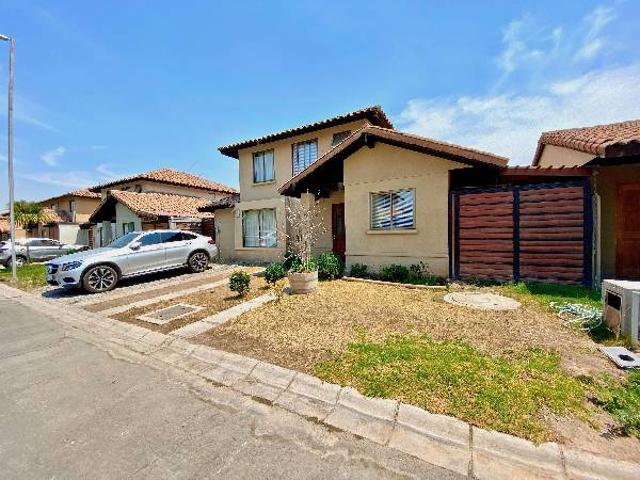Amplia Casa 4D3B, Padre Hurtado Laguna del Sol