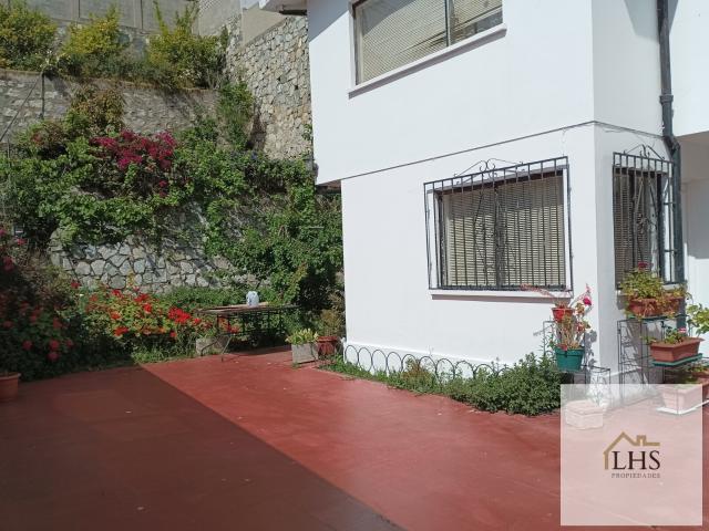 Amplia Casa 5D en Recreo con Gran Patio y Estacionamiento