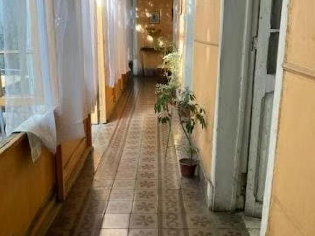 Amplia casa, 6 dormitorios, cercana a 2 Estaciones de Metro | 6 dormitorios por 170000. 00 en Santiago