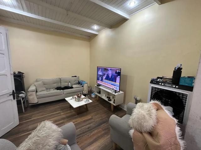 Amplia Casa 120/175m2, Rogelio Ugarte / Victoria, Santiago