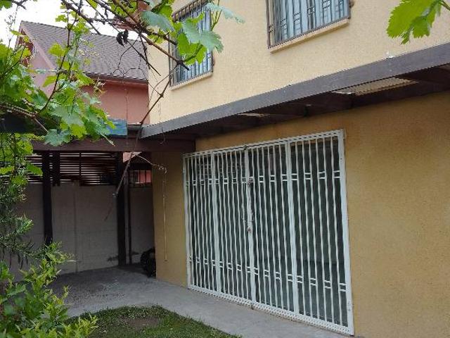 Amplia casa 3 Dorm 3 baños, excelente conectividad
