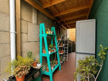 AMPLIA CASA 3D/3B CON ESTACIONAMIENTO Y JARDÍN EN REÑACA ALT
